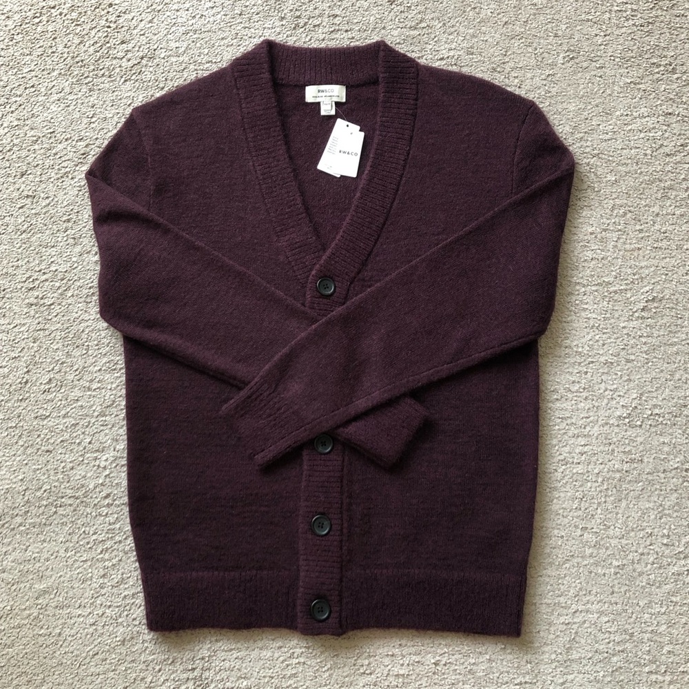 RW&CO. V-Neck Wool blend Cardigan.NWT.